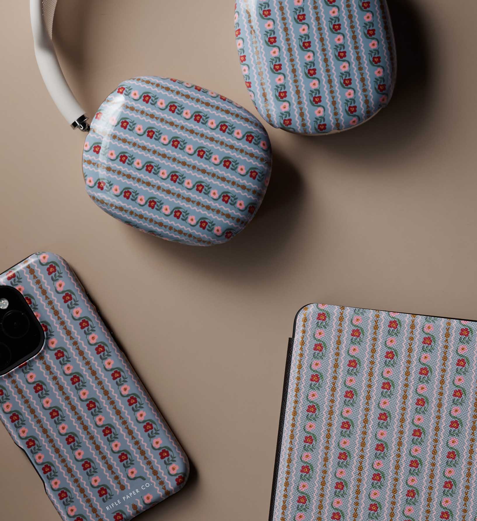 AirPods Max Case - Delphine - Image 2