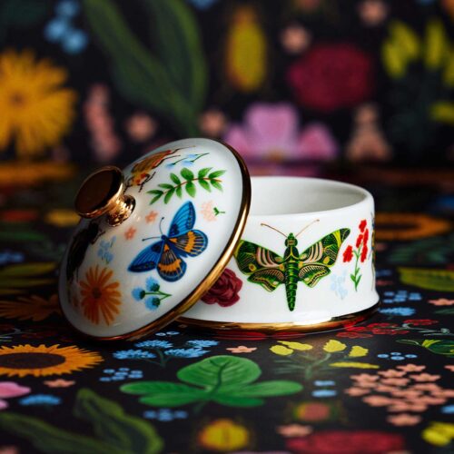 Alternative view of Round Porcelain Box - Curio