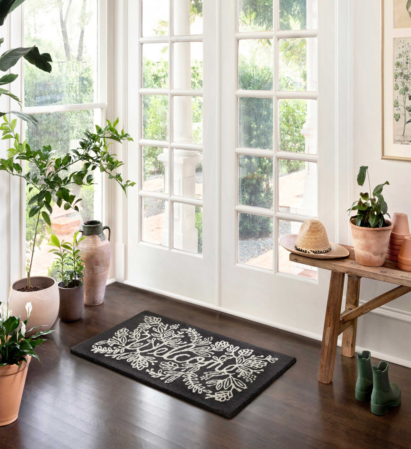 Minnie Welcome Wool-Hooked Rug - Black - Image 2